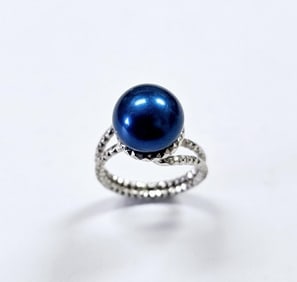 Honora Signed Sterling Silver Blue Pearl Ring Ring weighs 4.8 Grams Size 9