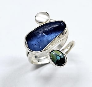 Sterling  Sea Glass Mother of Pearl & Abalone Ring Ring weighs 6.5 Grams Size 8