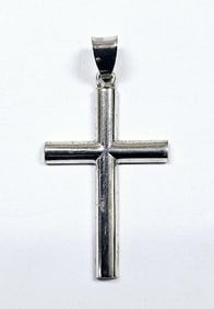 Sterling Silver Cross Pendant Cross weighs 2.7 Grams
