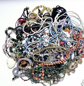 Huge Jewelry Mystery Grab Bag 10lbs+ #4 Huge Jewelry Mystery Grab Bag 10lbs+ #4