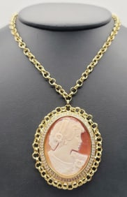 Amedeo Gold Tone Cameo Necklace Necklace Measures 24.5 Grams