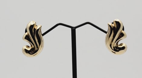 14K Gold CIG Signed  Wave Earrings Earrings Weigh 3.2 Grams Stamp is Worn