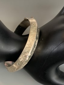 Signed Siam Sterling Engraved Bangle Bracelet Weighs 19.7 Grams