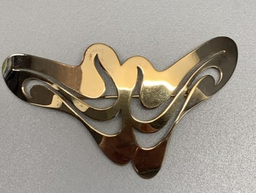Gold over Sterling Large Art Nouveau Style Brooch Brooch Weighs  8.3 Grams