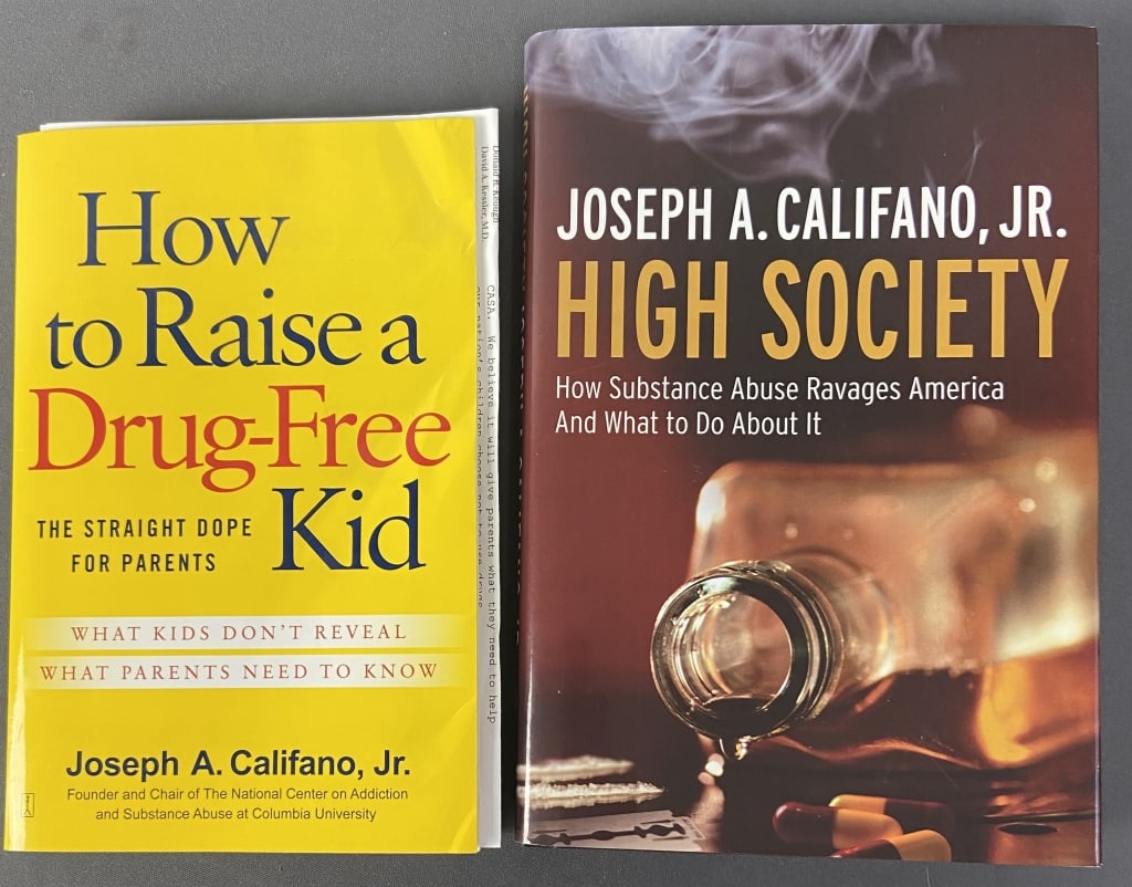 Joseph A Califano Jr Books on Addiction Signed. How to Raise a Drug Free Kid, Simon & Schuster first (1 of 10)
