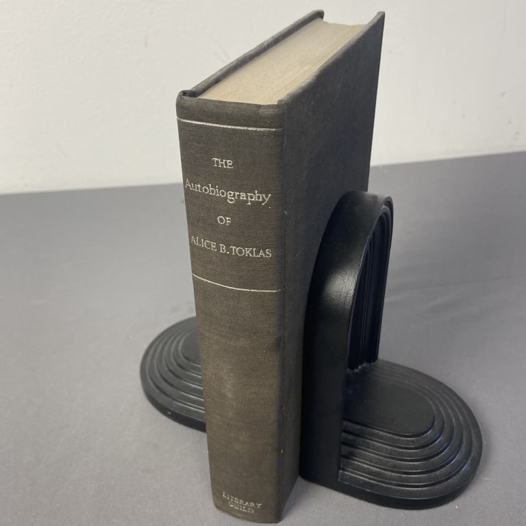 Autobiography of Alice B Toklas Book 1st Ed. First edition of The Autobiography of Alice B Toklas,: First edition of The Autobiography of Alice B Toklas, published by Harcourt Brace & Company, 1933, first edition. Missing dust jacket.
