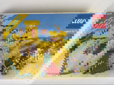 Vintage Lego Yellow Castle Set 6075 + Extras All vintage pieces no modern replacement. Nearly