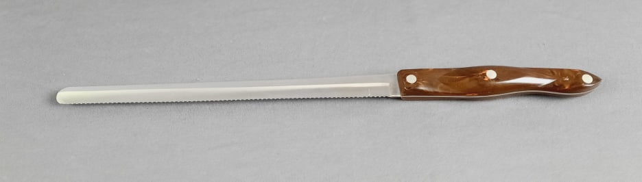 Cutco 1724 Slicer Serrated Knife Please see images for details regarding the condition. (1 of 6)