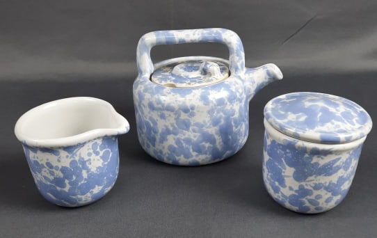 Vintage Bennington Pottery Tea Set 70's Teapot, creamer, and sugar bowl set by Bennington Pottery in (1 of 15)