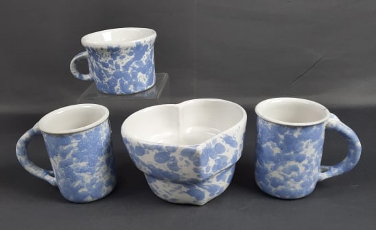 Vintage Bennington Pottery Pieces Set of Five Four cups and one heart shaped piece in the blue (1 of 14)