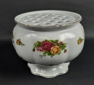 Royal Albert Old Country Roses Arrangement Vase Please see images for details regarding the