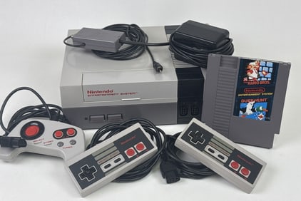 Vintage Nintendo NES Console &  3 Controllers Mario Duck Hunt Tested