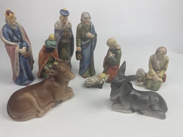 Vintage Hummel Nativity Set 9 Pieces No cracks or chips.
