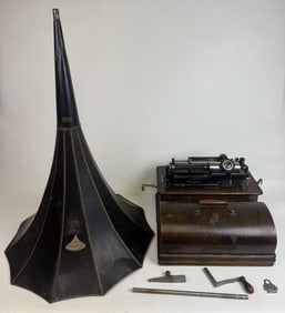 Antique Original Edison Home Phonograph With Wood Carrying Case  Unit Does Run.