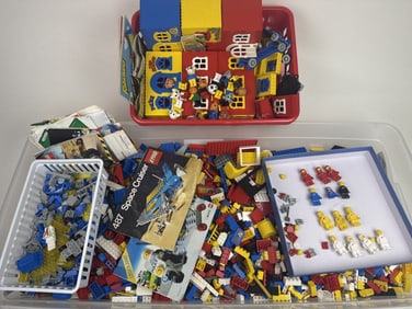Vintage Lego Lot 80s Space Fabuland Police Not inventoried. Includes pieces, catalogues and