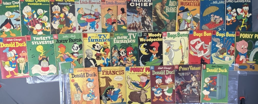 Dell Comic Books 50's & 60's Disney, Looney Tunes 26 comic books published by Dell Comics in the (1 of 12)