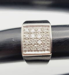 10K White Gold Diamond Ring Ring Weighs 5 Grams  Size 5.75 Diamonds 1/3 CTTW