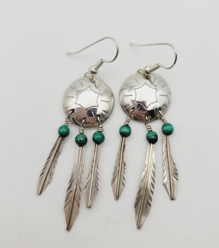 Sterling Native American Malachite Feather Earring Earrings Weigh 5.1 Grams Metal Not Stamped: Earrings Weigh 5.1 Grams Metal Not Stamped