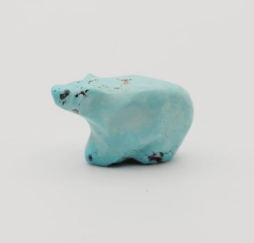 Zuni Signed  Carved Turquoise Bear Figure Stone Weighs 2.8 Grams (1 of 4)
