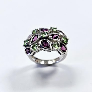Sterling Silver Amethyst & Peridot Ring Ring weighs 5.9 Grams Size 6 (1 of 5)