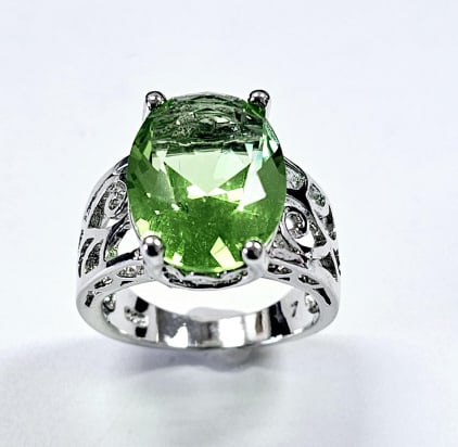 Sterling Silver Green Garnet Ring Size 6.5 Ring weighs 5.7 TGW (1 of 9)