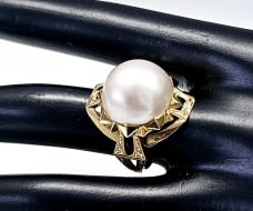 Vintage 14K Yellow Gold & Large Pearl Ring Ring weighs 9.4 TGW Size 8 (1 of 9)