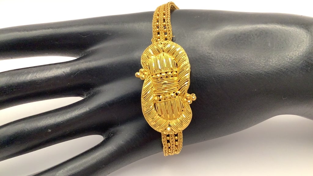 K D M 21K Yellow Gold Filigree Bracelet Bracelet weighs 14.8 Grams Marked 21 CT (1 of 6)