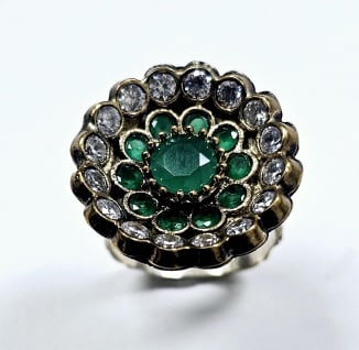 Vintage 925 & Vermeil Green Gemstone Ring Also Rhinestones  Ring Size 8.5 Ring weighs 11.3 Grams (1 of 9)