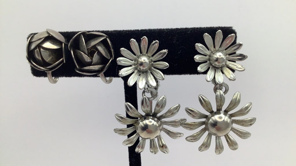 Coro Sterling Roses & Dangling Daisies Earrings Screw Back & Clip Earrings: Screw Back & Clip Earrings Earrings weigh 4.9 TGW. Dangling daisy earrings are unmarked.