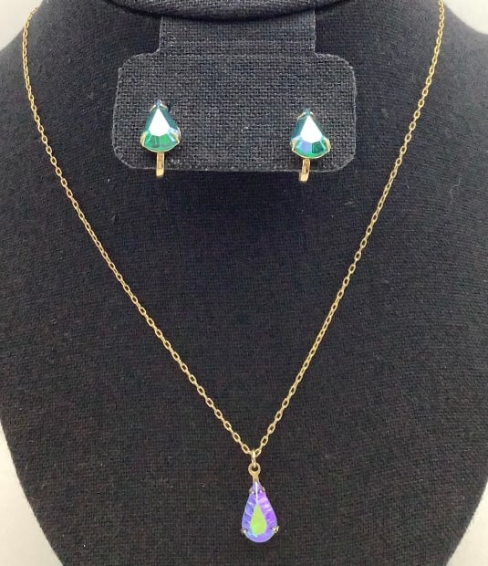 Coro Iridescent Tear Drop Necklace & Earrings Screw Back Earrings Set Necklace measures 17": Screw Back Earrings Set Necklace measures 17"