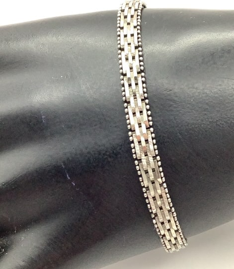 925 Sterling Diamond Cut Chain Bracelet Italy Bracelet weighs 11.9 Grams Marked SU: Bracelet weighs 11.9 Grams Marked SU