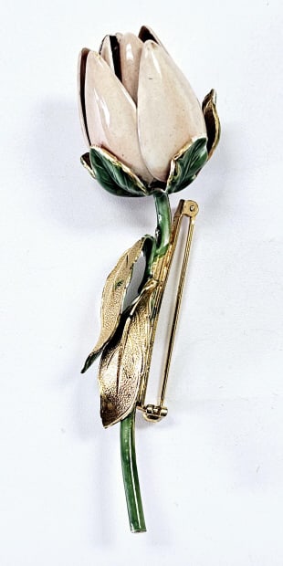 Vintage Sandor Gold Tone Enamel Flower Brooch Vintage Sandor Gold Tone Enamel Flower Brooch: Vintage Sandor Gold Tone Enamel Flower Brooch