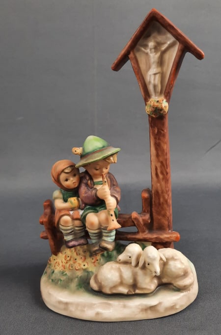 Vintage Goebel Hummel Wayside Devotion 28II Crazing present. Please see images for details regarding: Crazing present. Please see images for details regarding the condition.