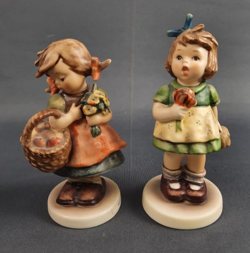 Vintage Goebel Hummels The Surprise 431 & Autumn Harvest Autumn harvest crazed. Please see images: HarvestAutumn harvest crazed. Please see images for details regarding the condition.