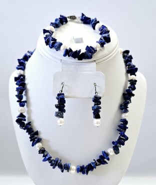 Lapis Lazuli Blue Chips & Pearl Jewelry Set Set weighs 62.3 Grams total Necklace measures 18": Set weighs 62.3 Grams totalNecklace measures 18"