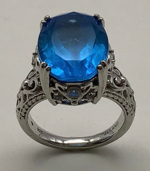 925 Sterling Blue Topaz Ring Size 9 Ring weighs 12.4 TGW: Size 9Ring weighs 12.4 TGW