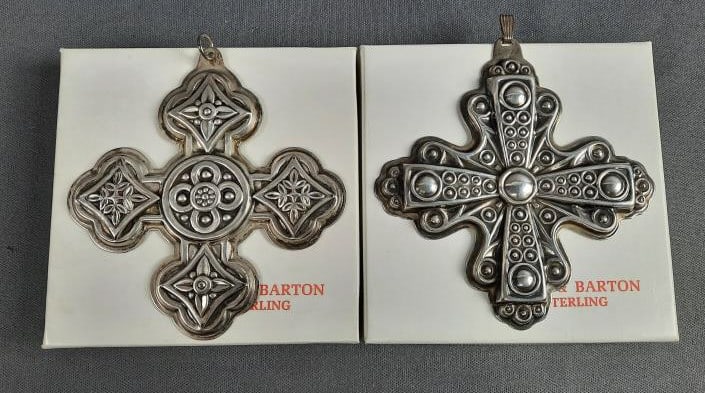 Reed & Barton Christmas Cross Sterling Silver Ornaments 1971 & 1972 1971 TGW 17.8 1972 TGW 18.3 Some: Ornaments 1971 & 19721971 TGW 17.81972 TGW 18.3Some tarnishing. Please see images for details regarding the condition.
