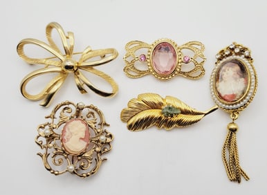 Assorted Gold Tone Brooches Assorted Gold Tone Brooches