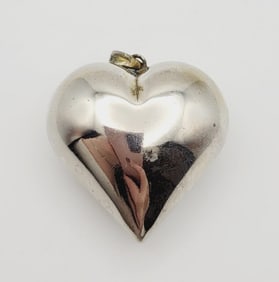 Vintage FK Silver Tone Puffy Heart Pendant Pendant Weighs 18.1 Grams