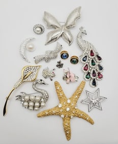 Vintage Gold and Silver Tone Brooches Vintage Gold and Silver Tone Brooches