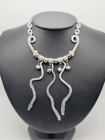 Vintage Silver Tone Modernist Necklace Necklace Measures 26"