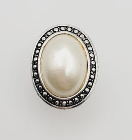 Vintage Large Faux Pearl Ring Size 8  Silver Tone Metal