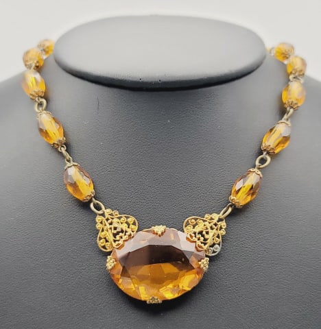 Vintage Czech Amber Glass Necklace Necklace Measures 16" Bronze Tone Metal: Necklace Measures 16" Bronze Tone Metal