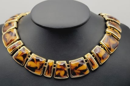 Vintage Tortoise Shell Pattern Necklace Necklace Measures 16"  Gold Tone Metal and enamel