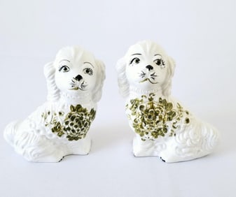Mid-Century Staffordshire Ceramic Spaniel Dogs No chips or cracks noted.