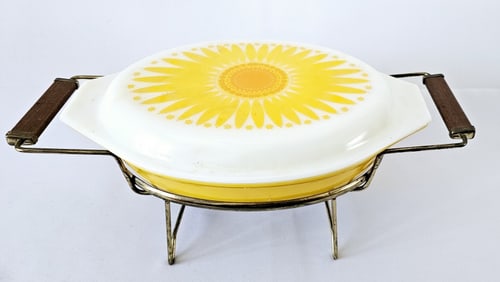 Vintage Pyrex Sunflower Divided Casserole w/Stand #045 1.5 quarts