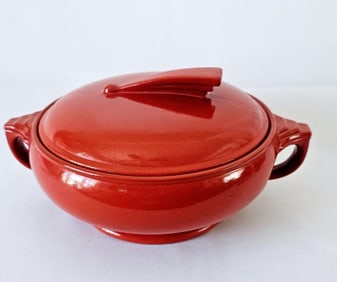 Vintage Hall Sundial Covered Casserole Dish No chips or cracks noted.