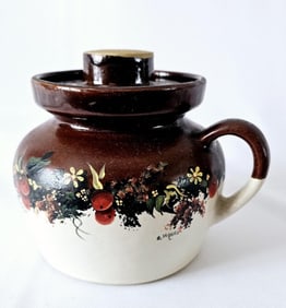 Vintage RRP Roseville Stoneware Bean Pot No noticeable damage.