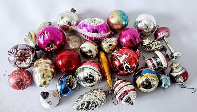 Vintage Glass Christmas Tree Ornaments #2 Condition consistent with its age. Reference photos. (1 of 9)