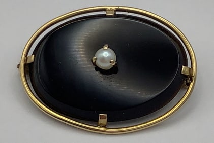 Vintage 10K Onyx & Pearl Brooch Pin Brooch weighs 3.5